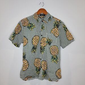 VatPave Hawaiian Shirt Men's Medium‎ M Pineapple Stripes Short Sleeve